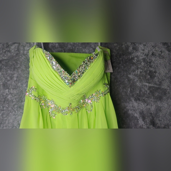 Envious Couture Prom Dress - Picture 4 of 12